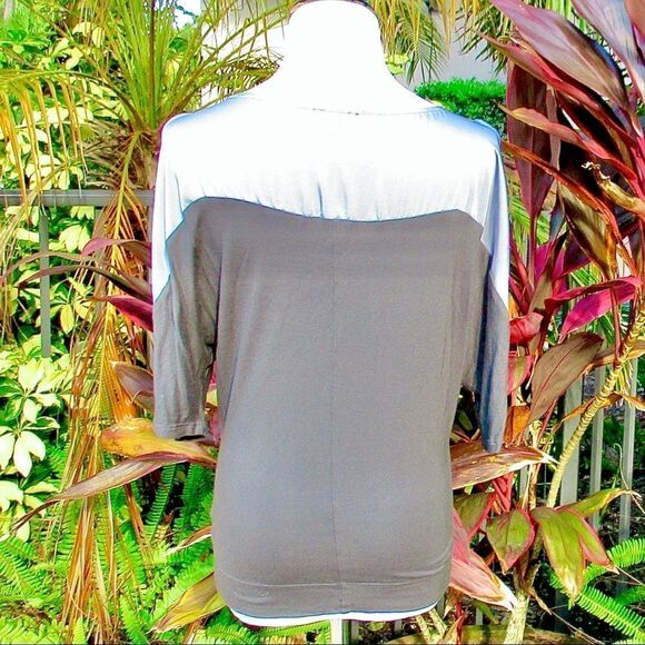 🍍3/$15🍍 Express Cold Shoulder 3/4 Sleeve Dolman Top - Picture 4 of 6